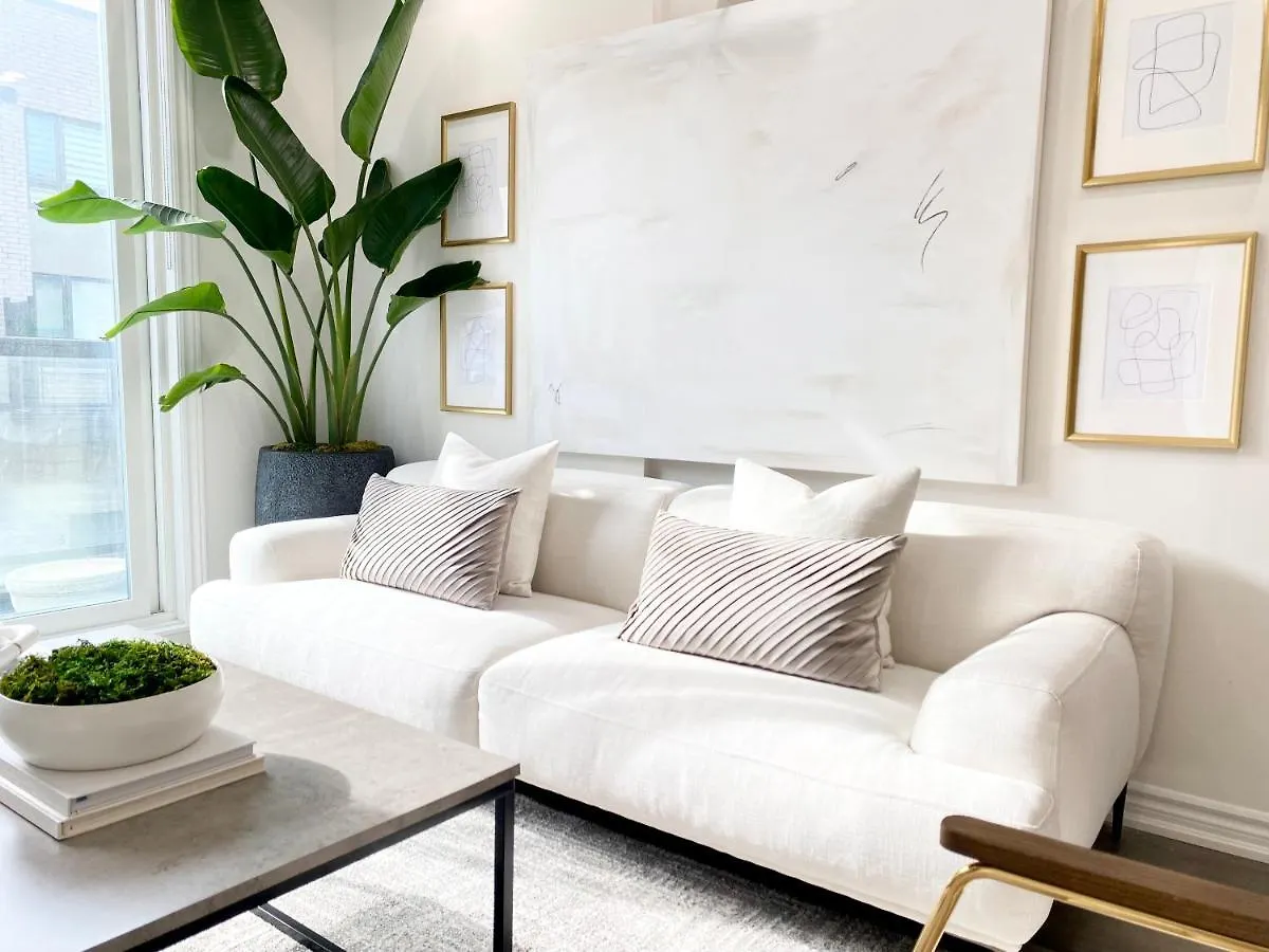 Modern And Bright Luxury Home Centrally Located In Toronto'S Gta Apartment Toronto