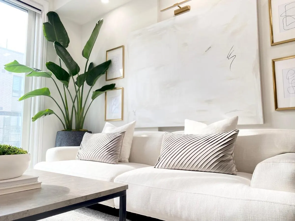 Apartment Modern And Bright Luxury Home Centrally Located In Toronto'S Gta Canada