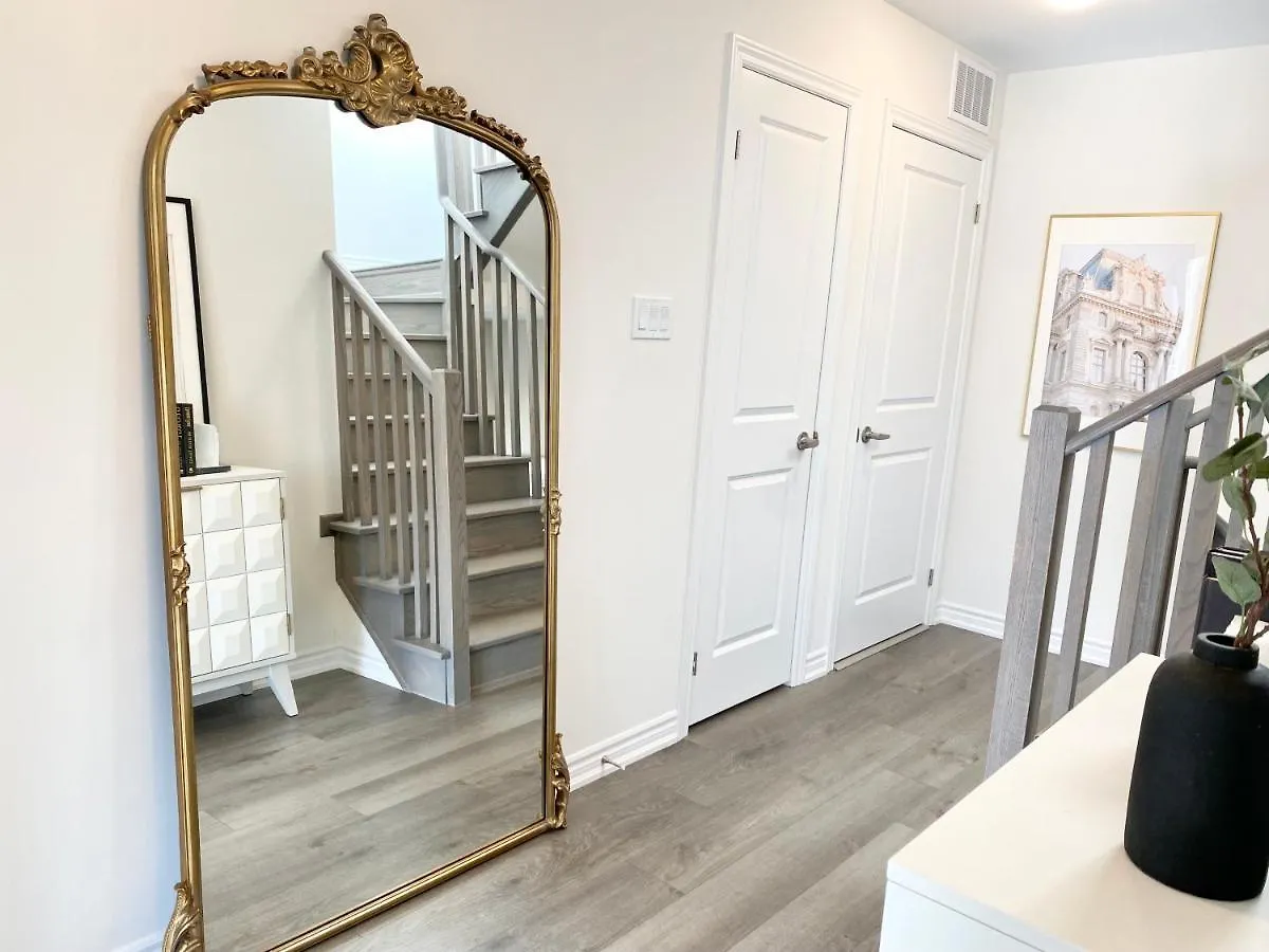 Modern And Bright Luxury Home Centrally Located In Toronto'S Gta 0*, Toronto