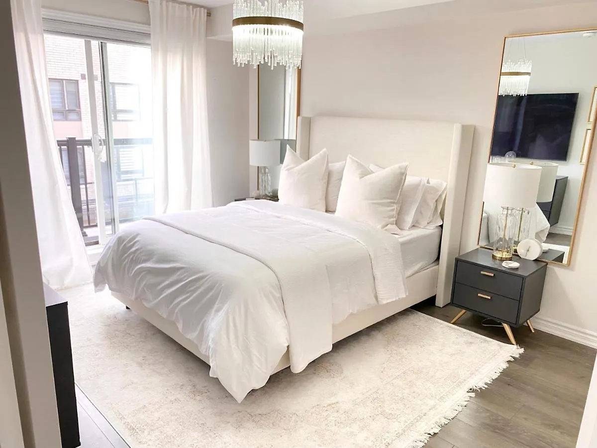 Modern And Bright Luxury Home Centrally Located In Toronto'S Gta Apartment Toronto