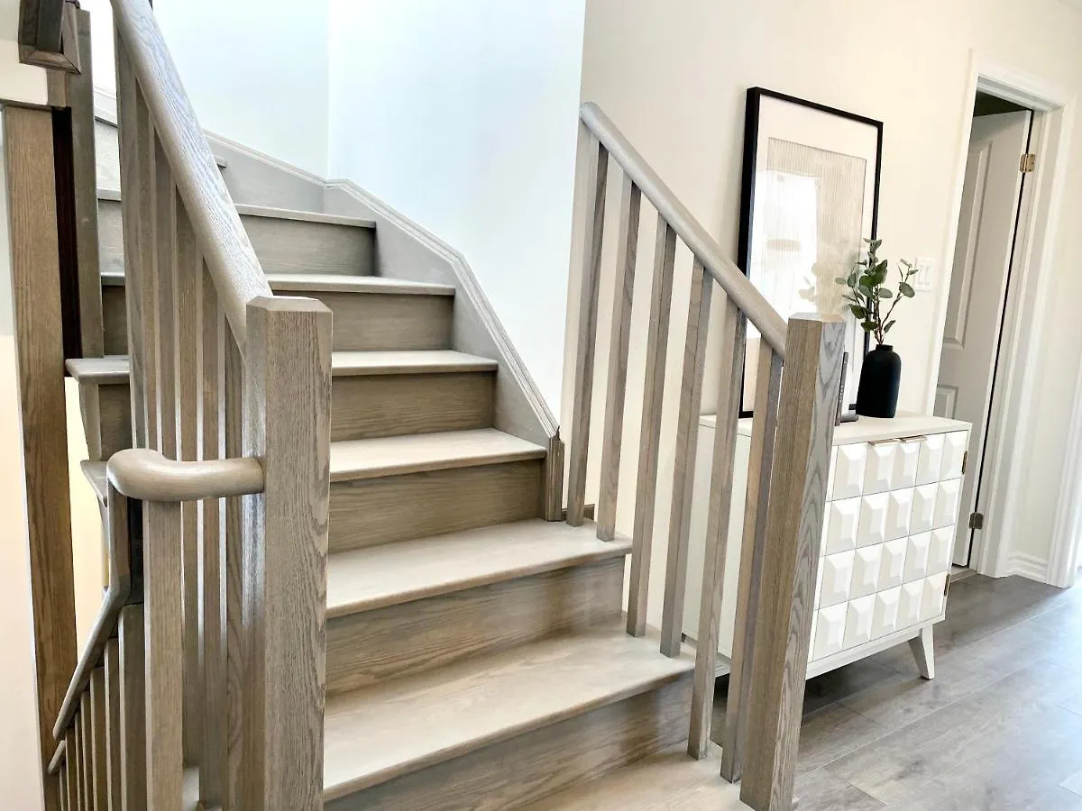 Apartment Modern And Bright Luxury Home Centrally Located In Toronto'S Gta Canada