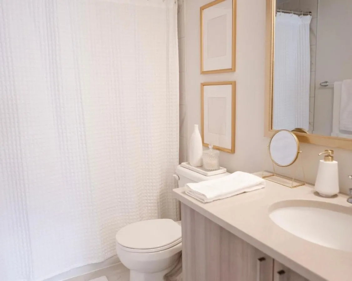 Appartement Modern And Bright Luxury Home Centrally Located In Toronto'S Gta Canada