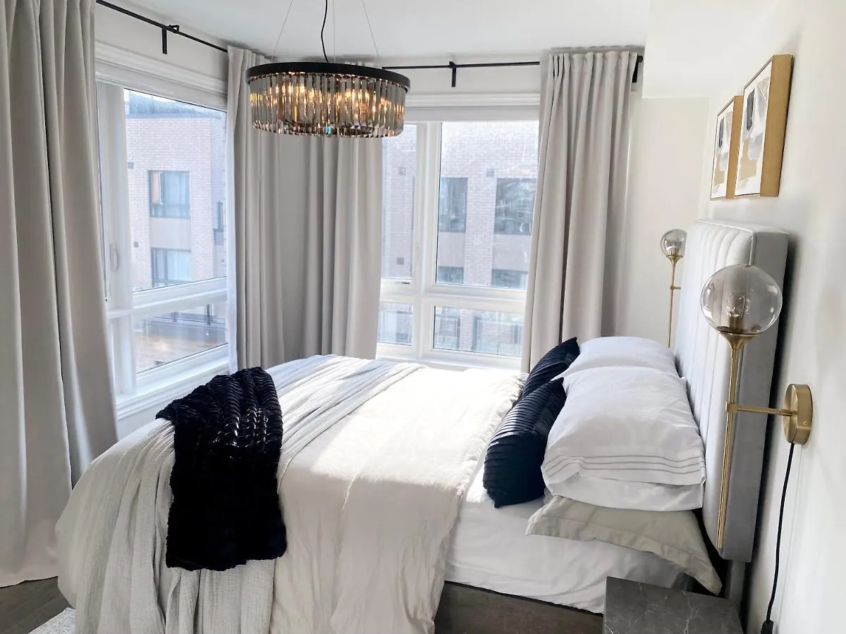 Modern And Bright Luxury Home Centrally Located In Toronto'S Gta Apartman