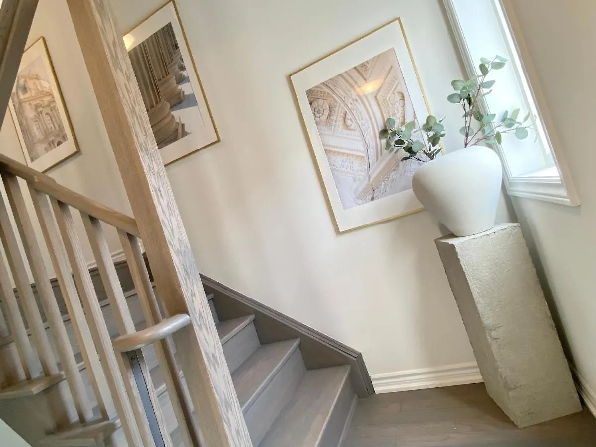 Apartman Modern And Bright Luxury Home Centrally Located In Toronto'S Gta