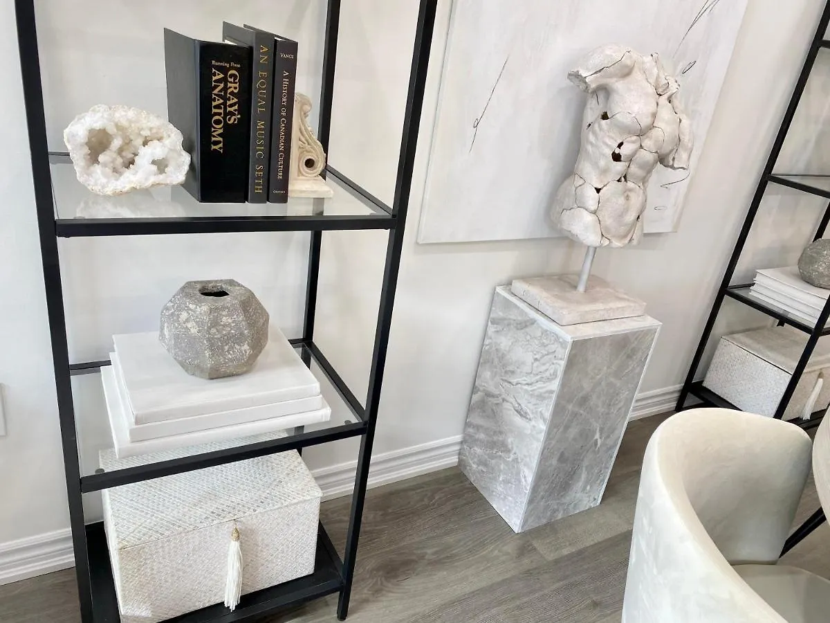 Modern And Bright Luxury Home Centrally Located In Toronto'S Gta Apartman