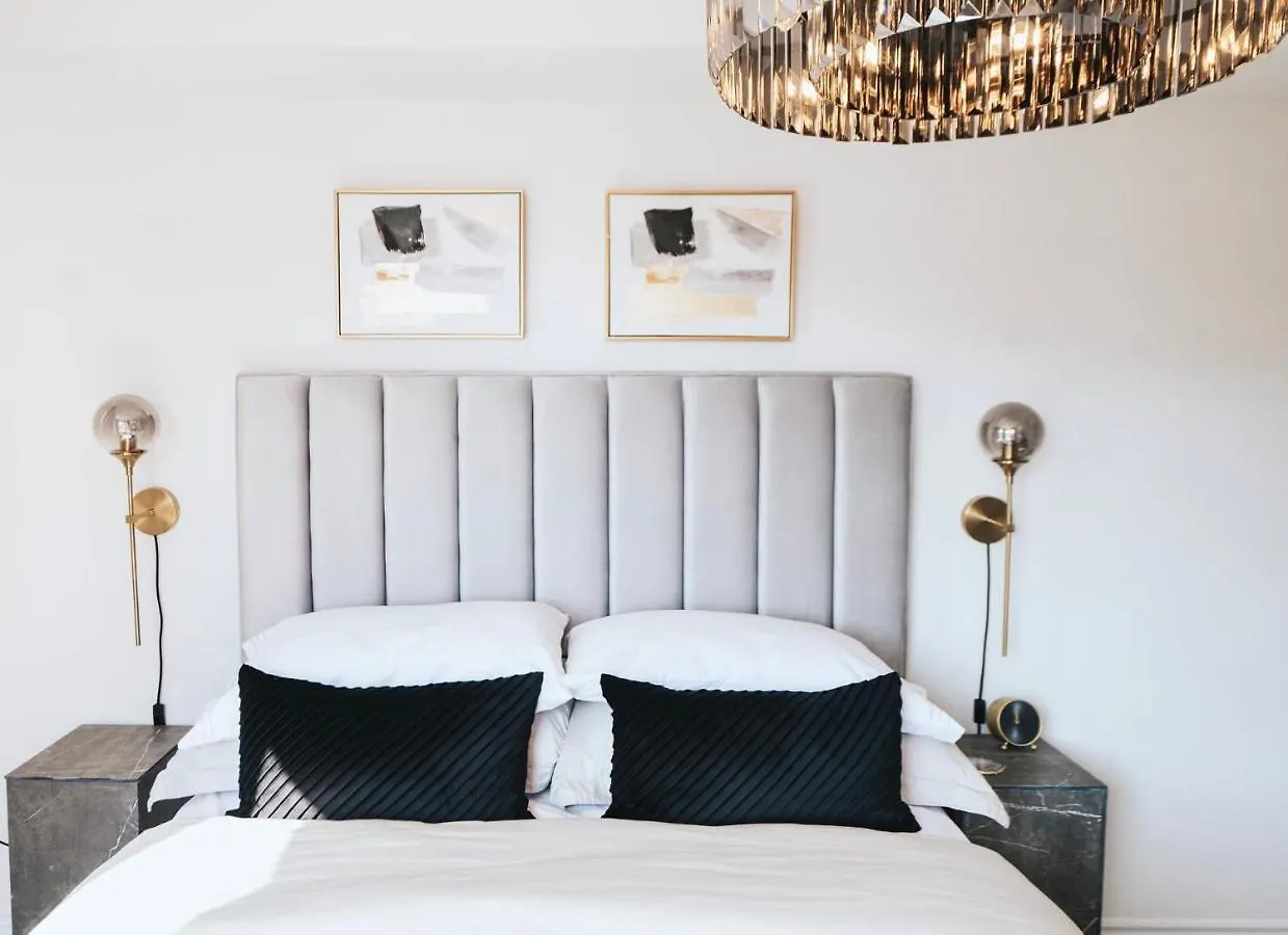 Apartman Modern And Bright Luxury Home Centrally Located In Toronto'S Gta